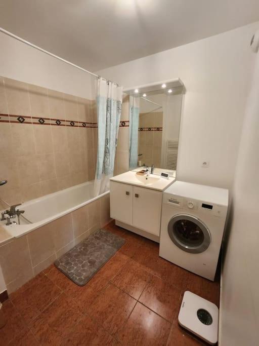 Appartement 2 Pieces 5Min Gare Val D'Europe Parking Inclus Montévrain Esterno foto